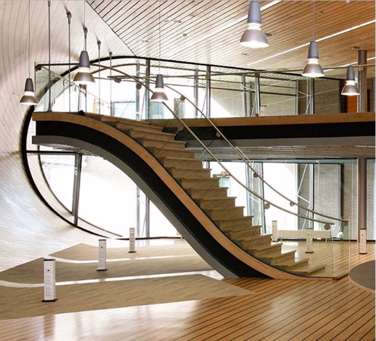 desain tangga unik sebagai inspirasi rumah mewah